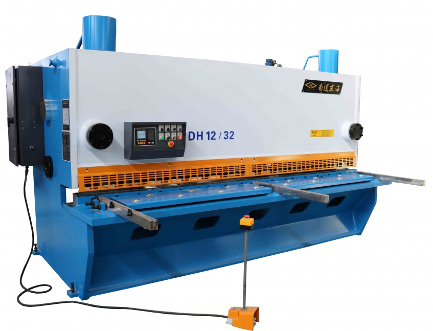 QC11Y-12x3200 Hydraulic Guillotine Shearing Machine